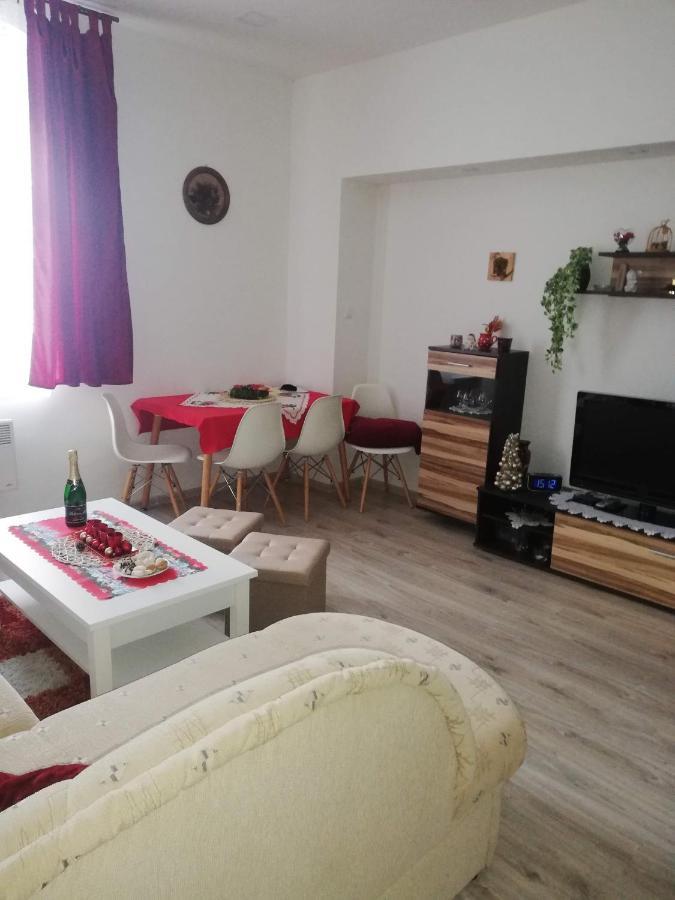 Apartman Petra Коваржска Экстерьер фото